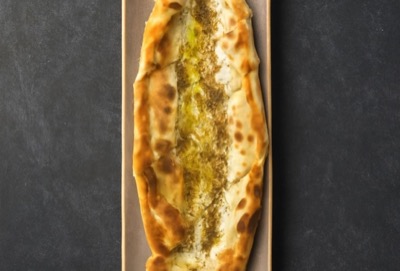 فطيرة اللبنه بالزعتر