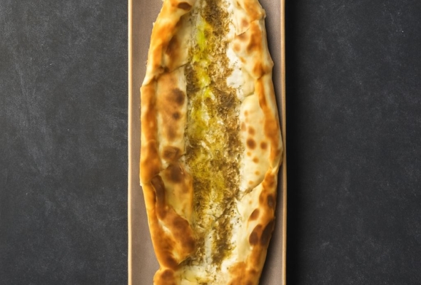 فطيرة اللبنه بالزعتر